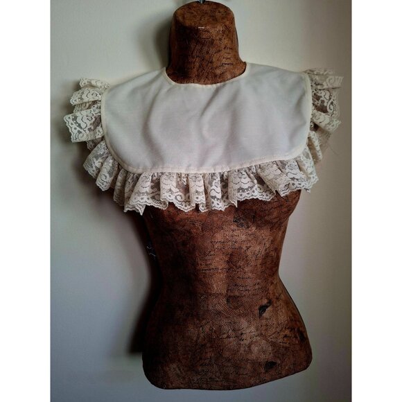 Vintage White Lace Ruffle Detachable Collar With Button Closure - Picture 2 of 9